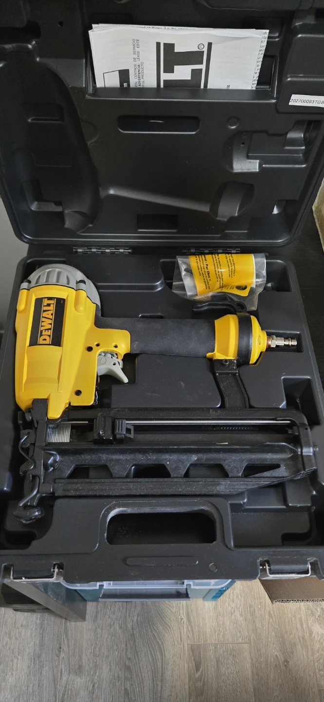 Dewalt compressor and nail gun