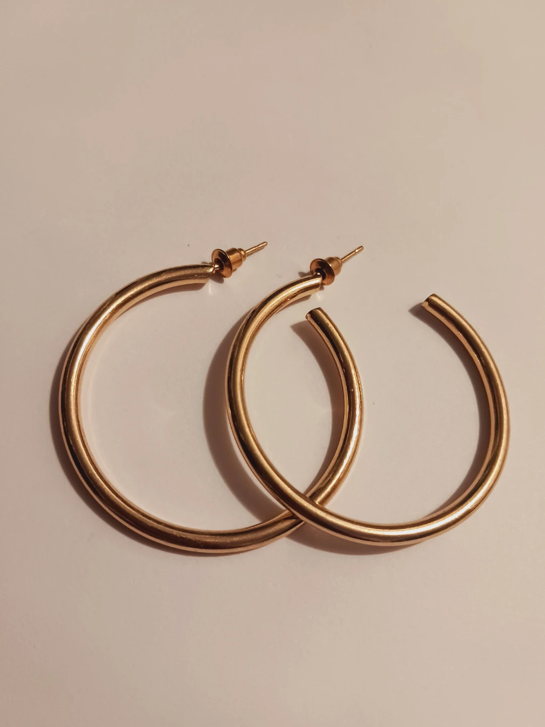 New !! Gold Tone Hoop Earrings