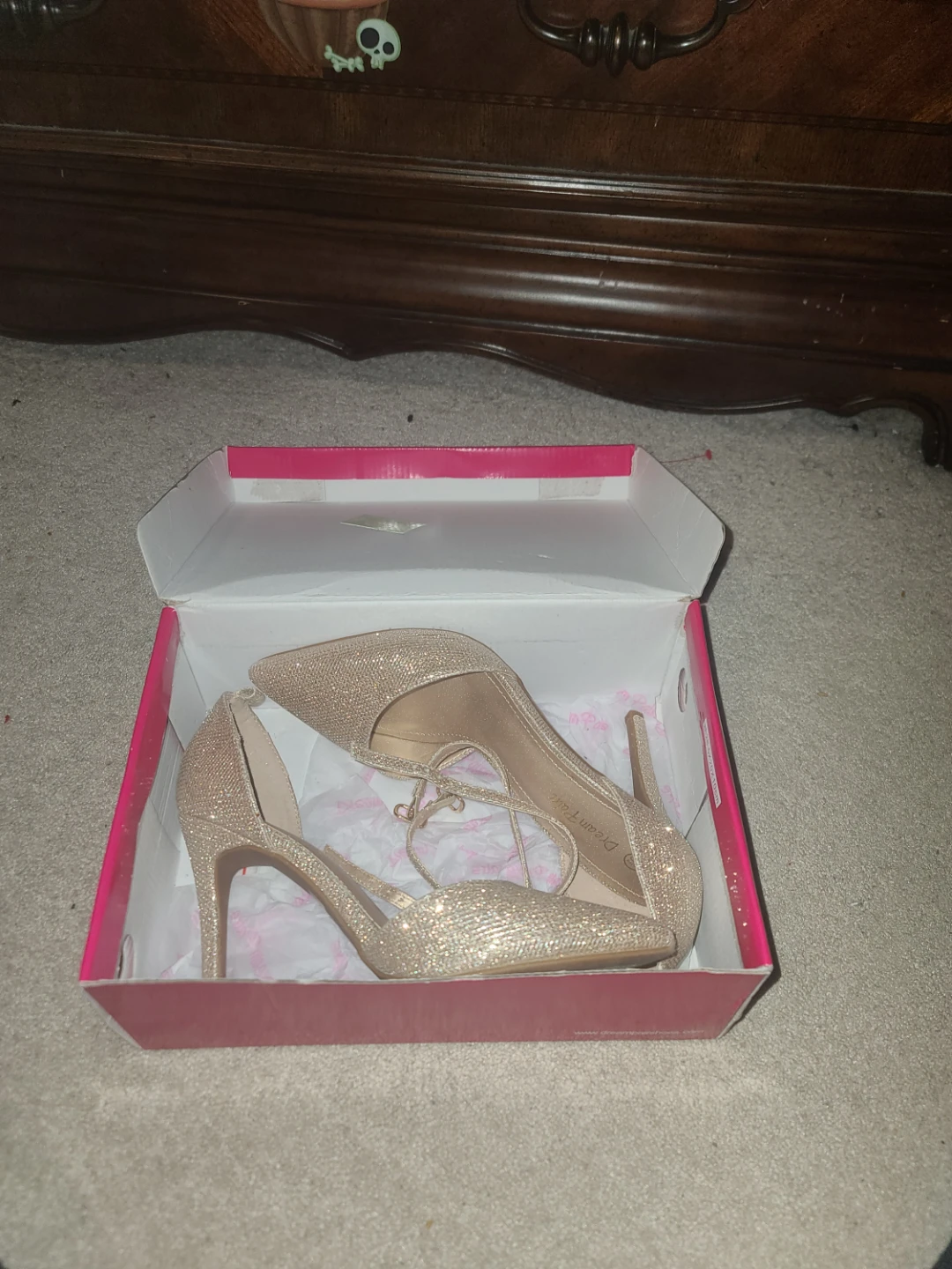 NWT Dream Pairs Gold Glitter Pumps - photo 5