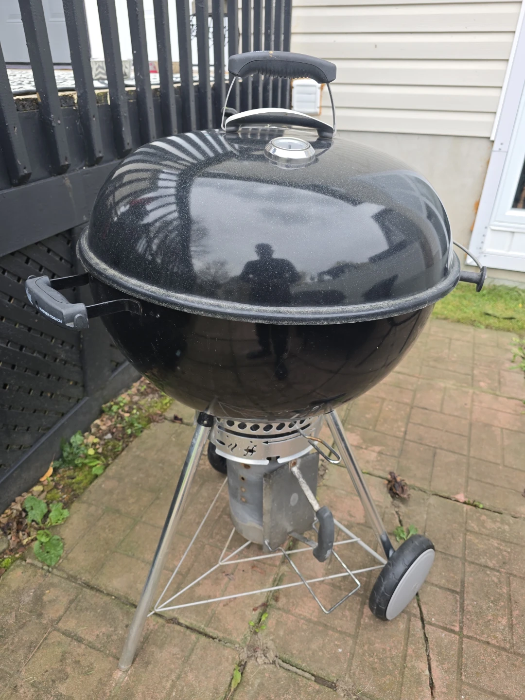 Weber Master-Touch Charcoal Grill