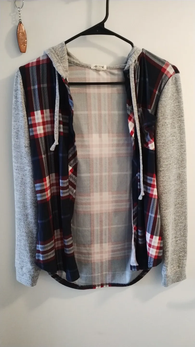 Ardene Plaid Hoodie with Grey Sleeves - photo 2