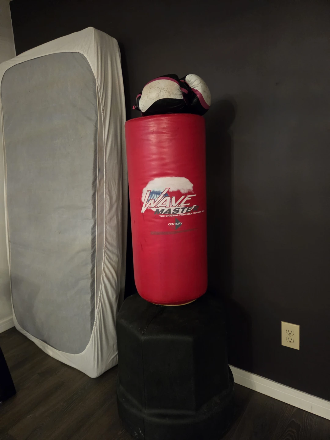 Century Wavemaster Portable Punching Bag