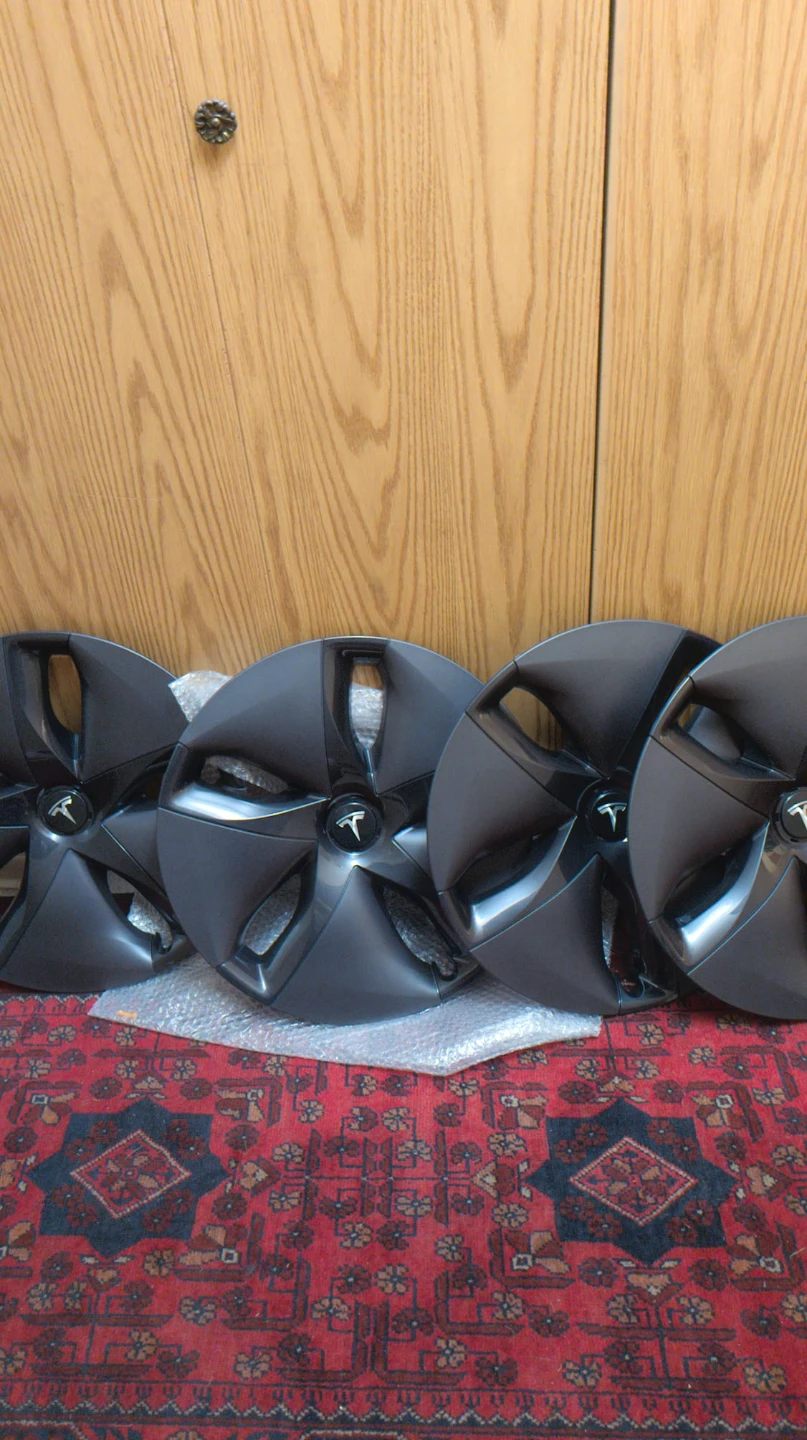 New 18" wheel cap tesla 3 - photo 3