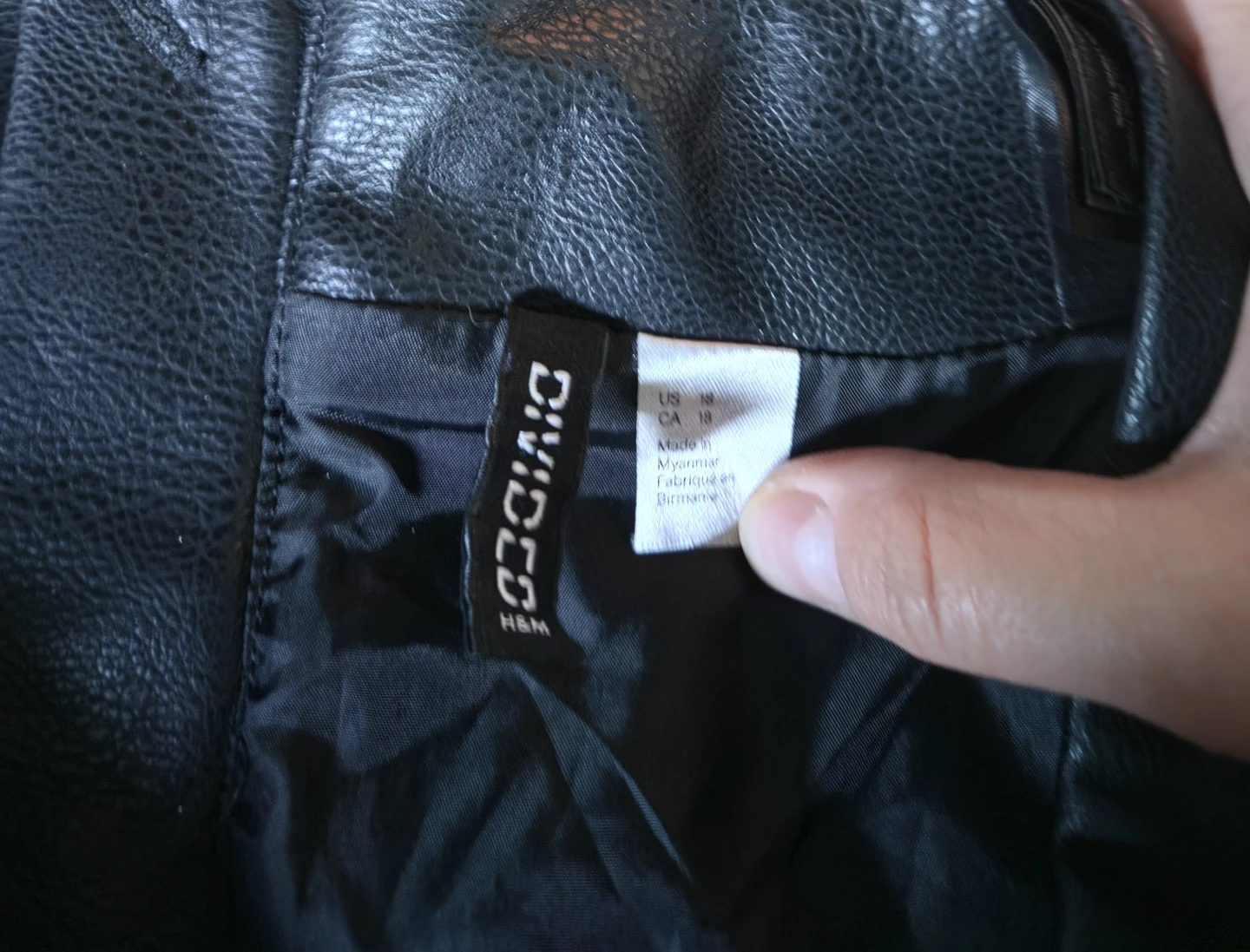 H&M Divided Black Faux Leather Mini Skirt - photo 3