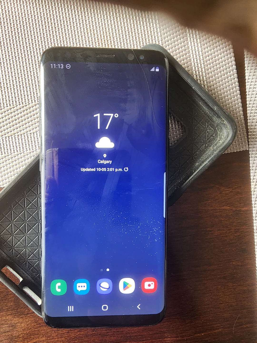 Samsung Galaxy S8 Smartphone small crack top right hairline