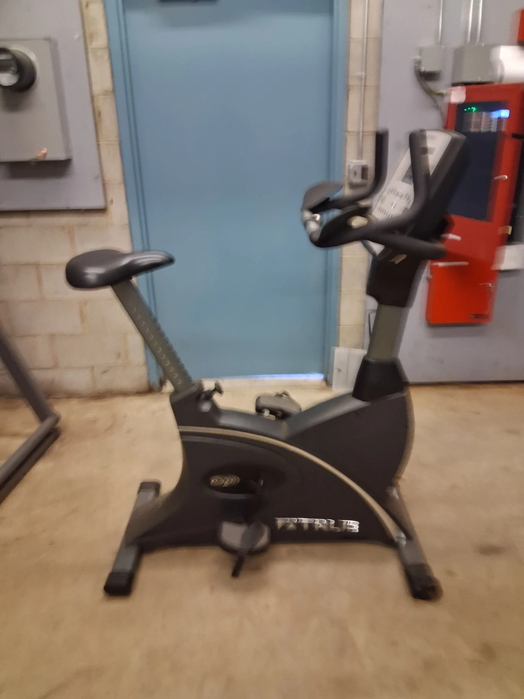 TRUE Fitness CS200 Upright Exercise Bike - photo 3