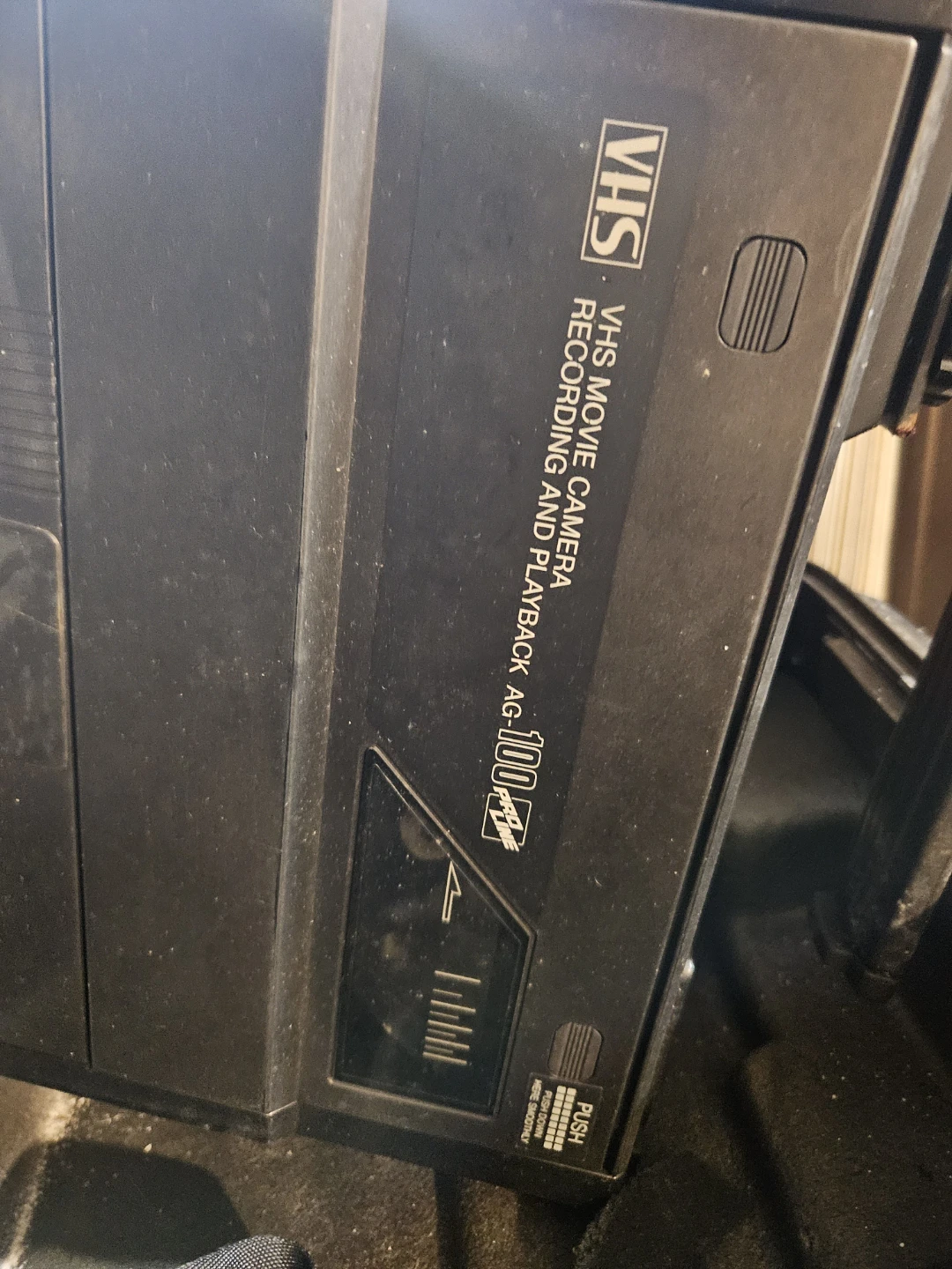 Panasonic VHS Reporter AG-100 Movie Camera - photo 5