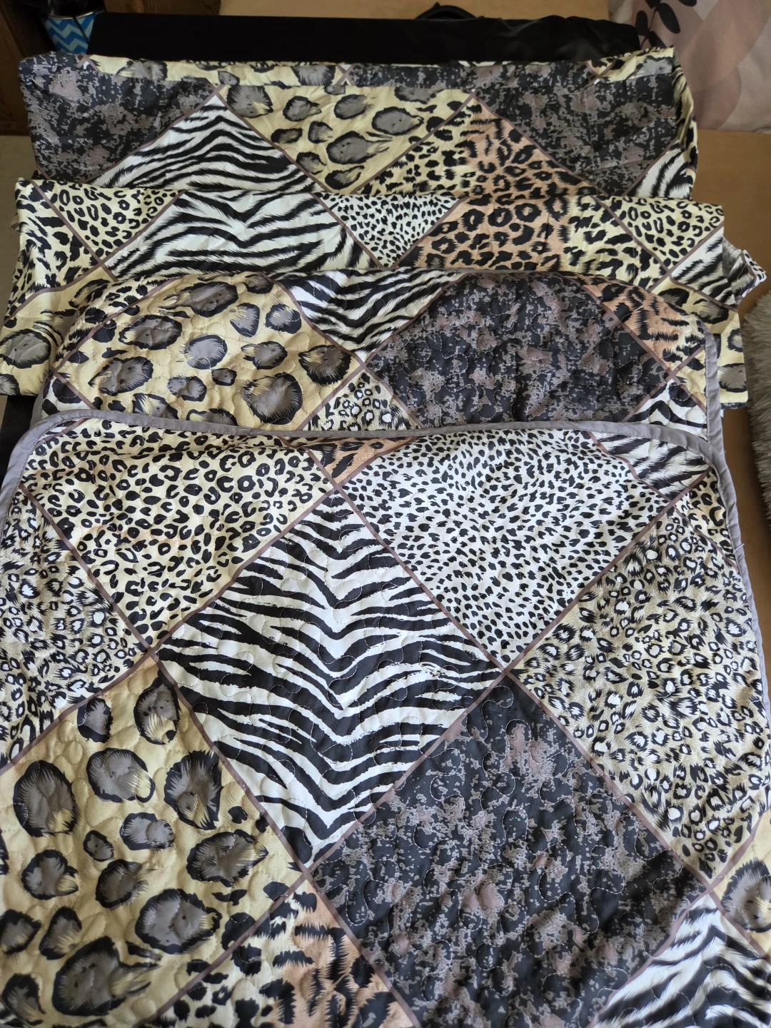 Animal Print Bedding and Curtain Set - photo 2