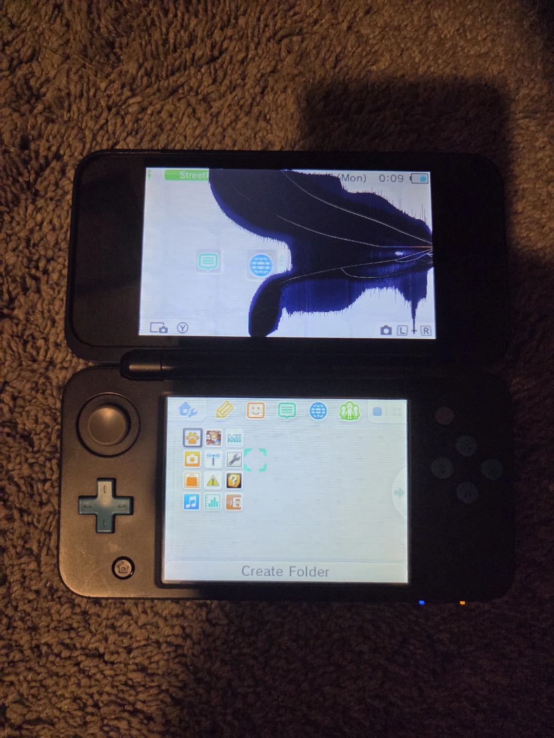 New Nintendo 2DS XL with a game and charger - photo 4