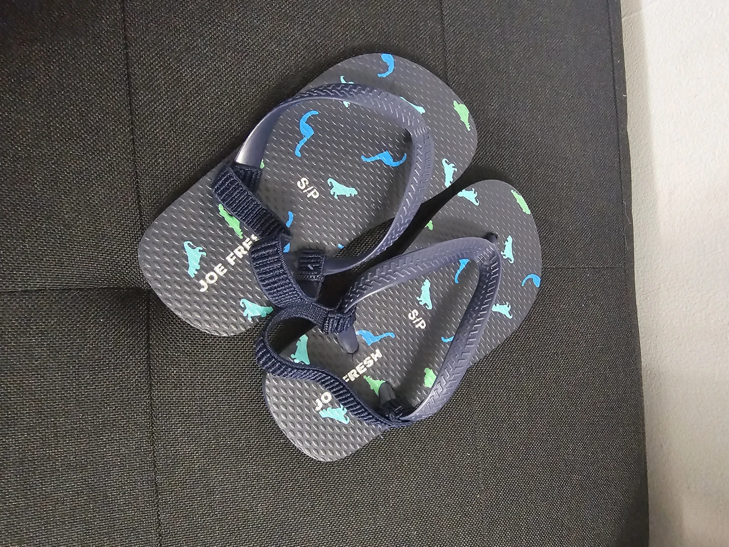 Joe Fresh Toddler Dinosaur Flip Flops size 6 1/2