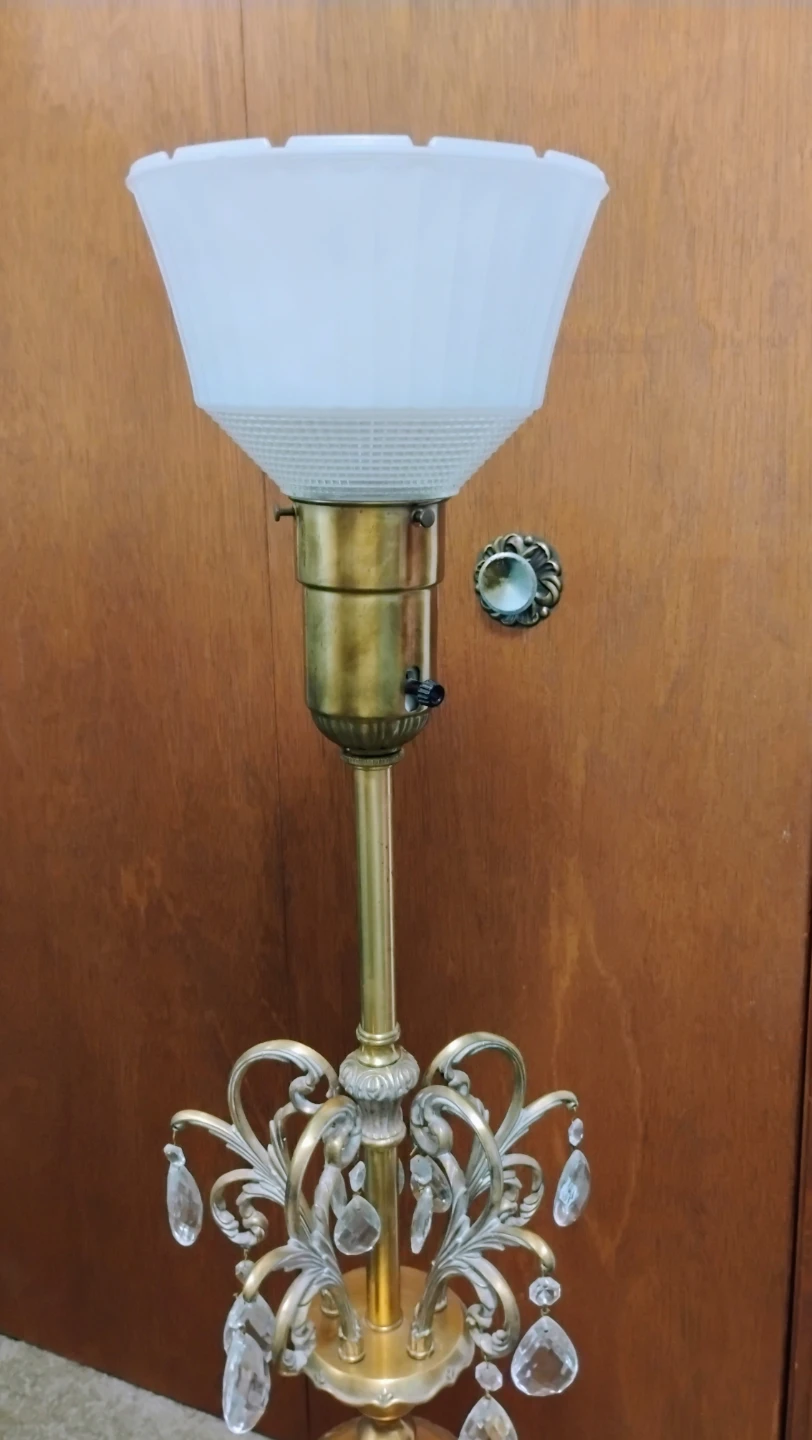 VINTAGE BRASS TORCHIERE ORNATE LAMP WITH MILKGLASS SHADE - photo 3