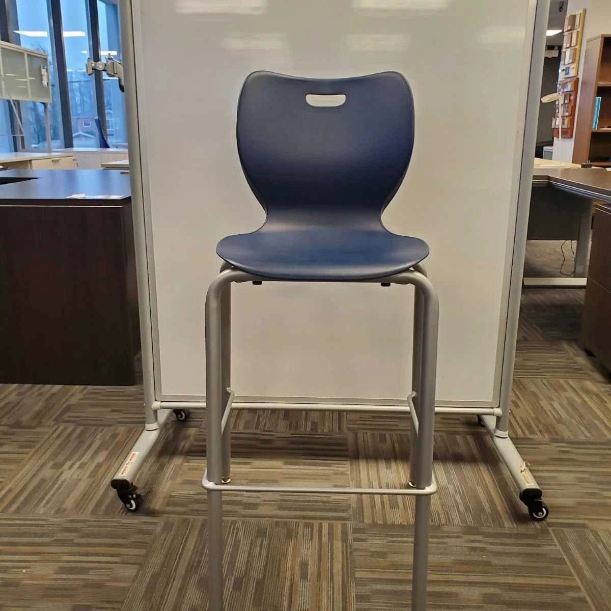 Bar height chairs - photo 4