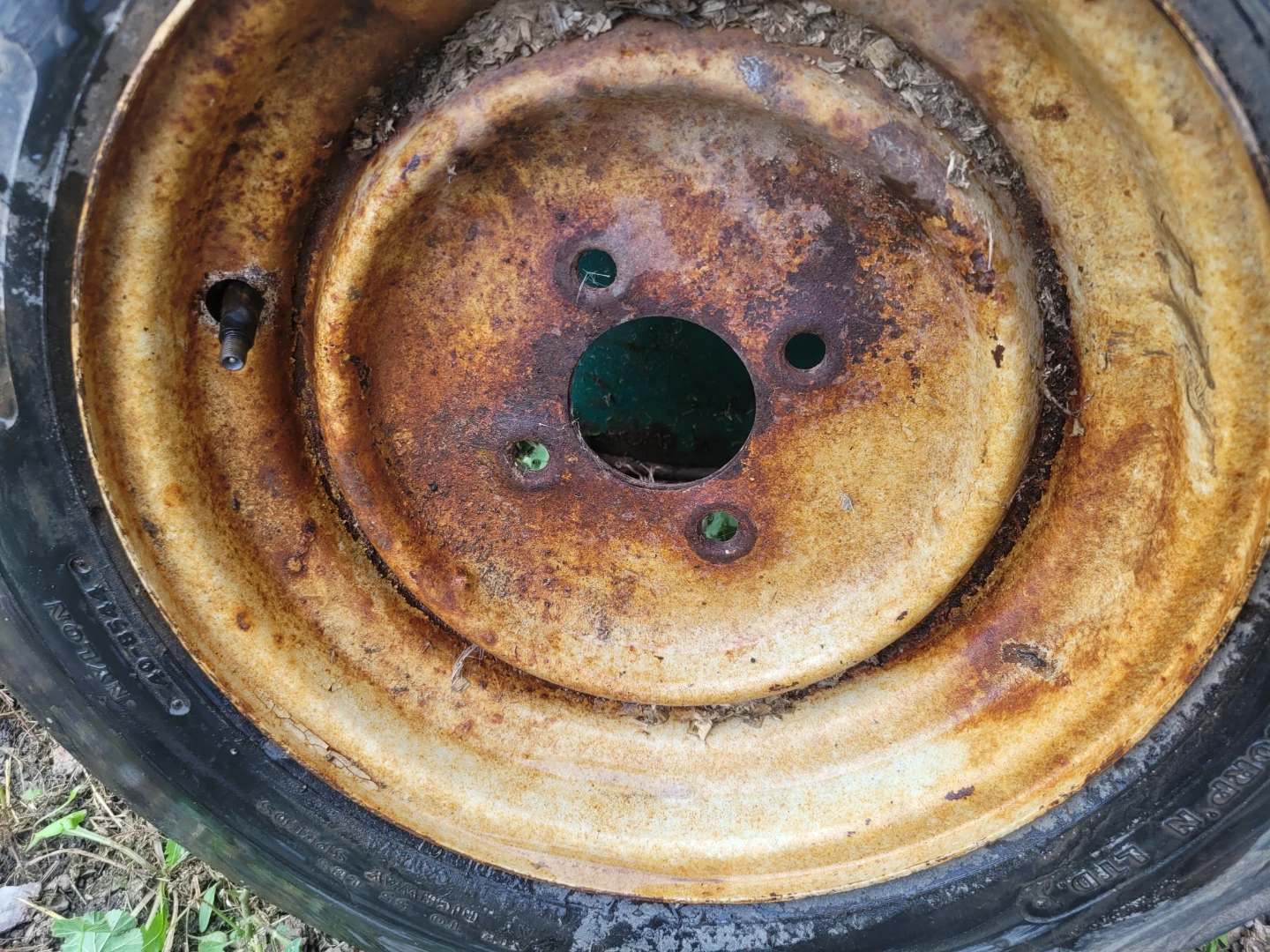 Two 5.30/4.50-12 Trailer Tires with 4 bolt Rims - photo 3