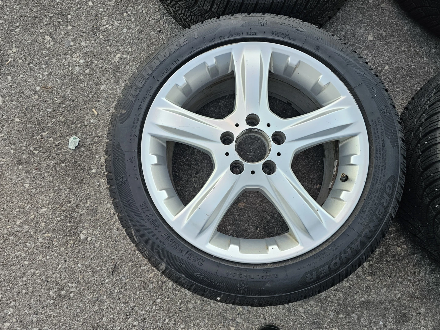 MERCEDES BENZ C-CLASS WINTER TIRES ON RIMS 245/45 R17 - photo 4