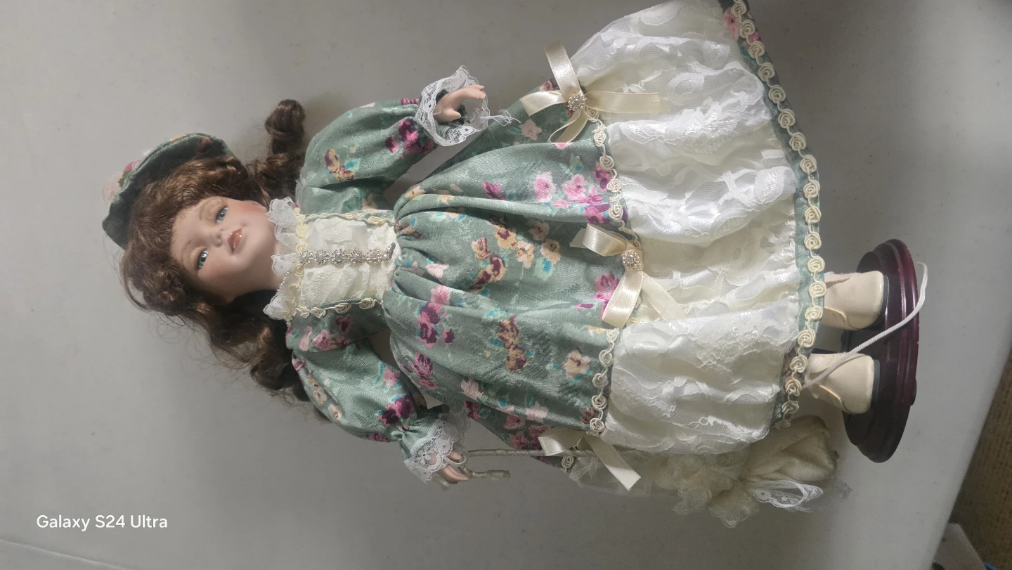 Two Vintage Porcelain Dolls - photo 3