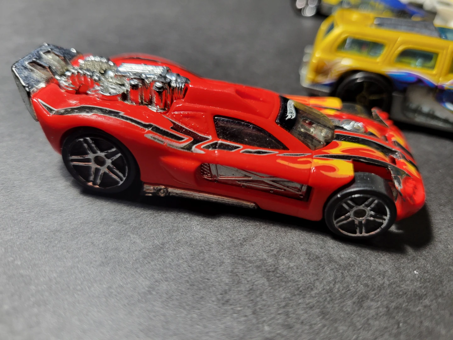 Hot Wheels AcceleRacers Metal Maniacs  Spine Buster - photo 2