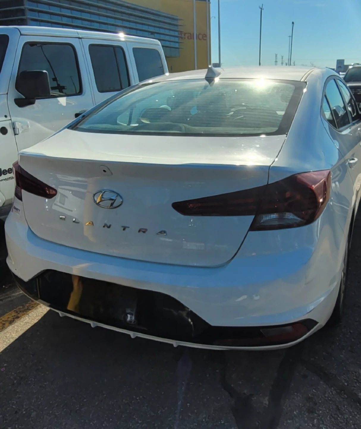 White Hyundai Elantra