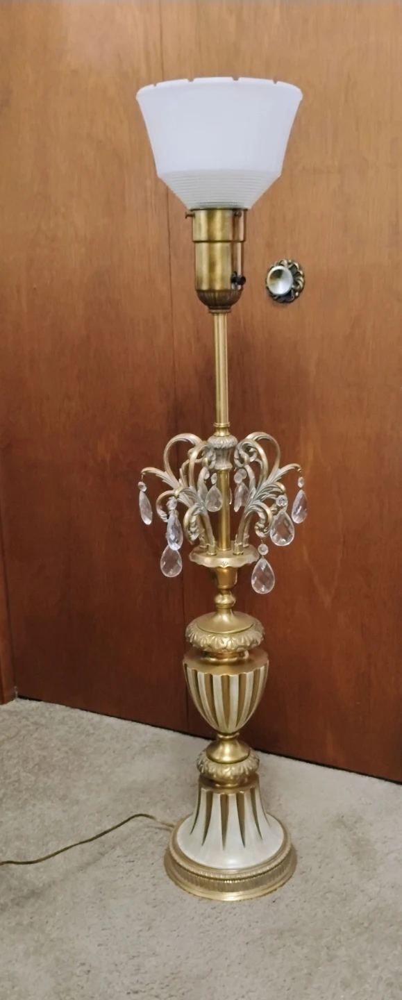 VINTAGE BRASS TORCHIERE ORNATE LAMP WITH MILKGLASS SHADE - photo 2