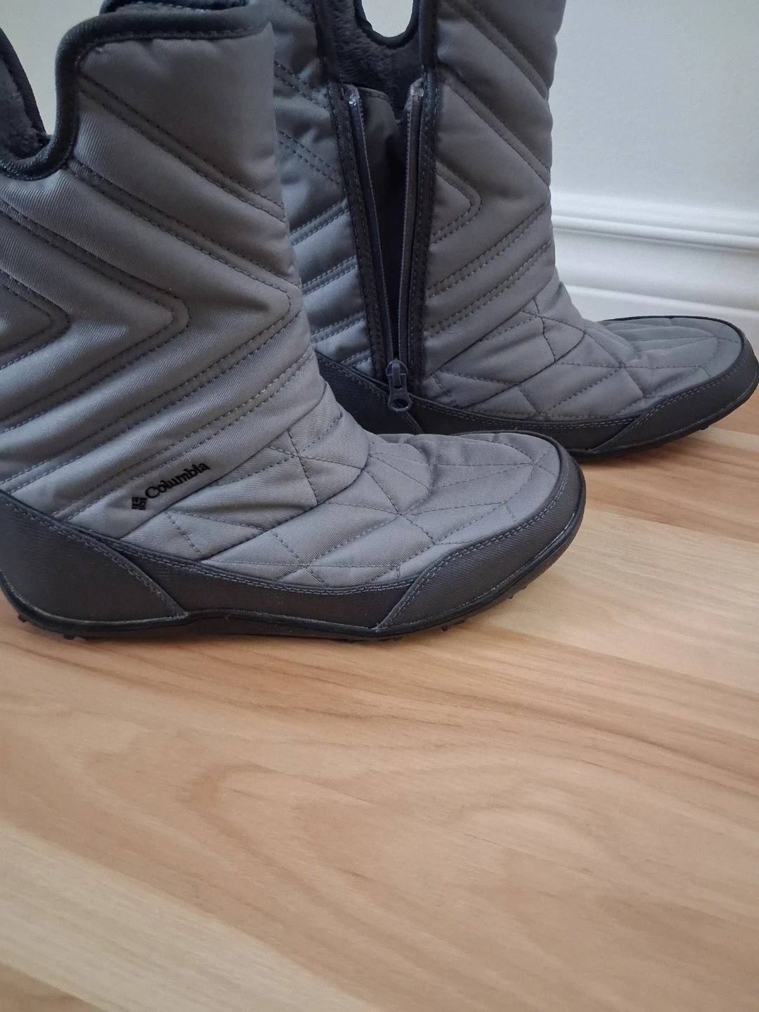 Columbia Women's Winter Boots - Grey - Size 8.5