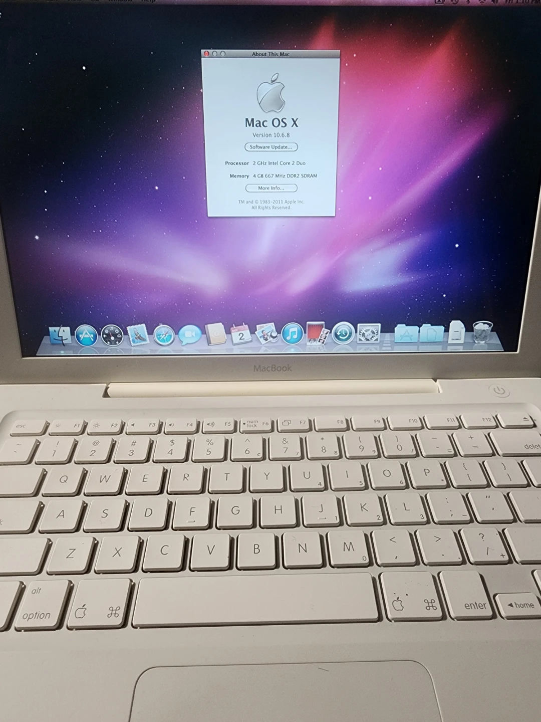 Apple MacBook White 2GHz Intel Core 2 Duo