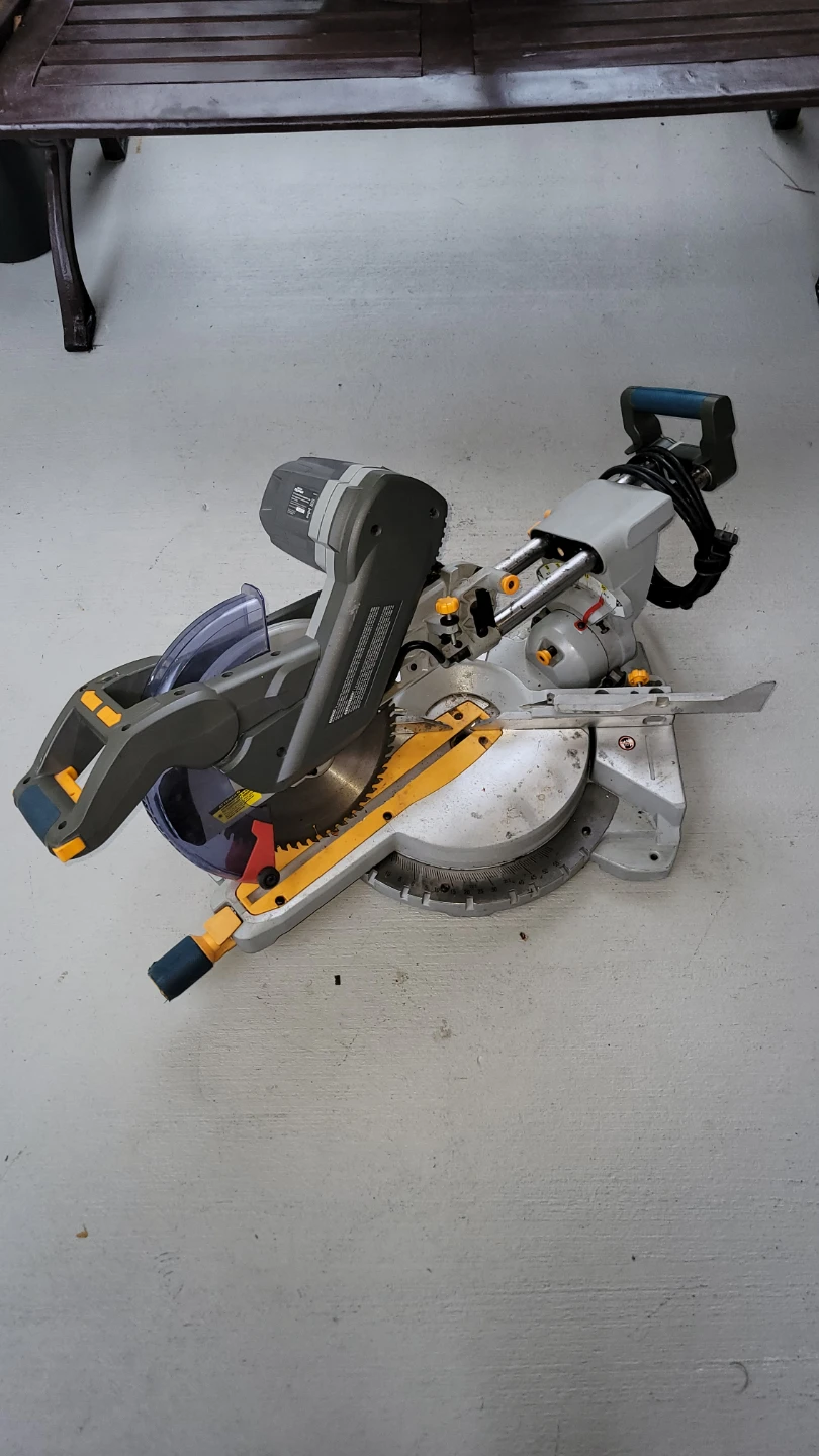 Mastercraft Maximum 10"  Sliding laser Mitre Saw - photo 2
