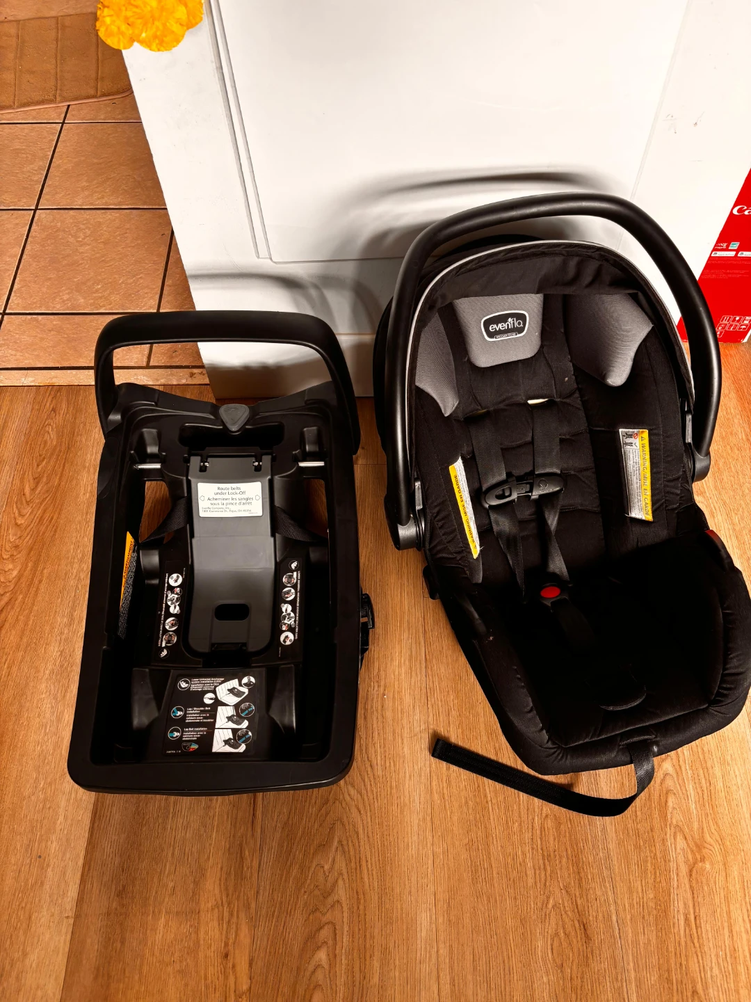 Evenflo car seat - photo 2