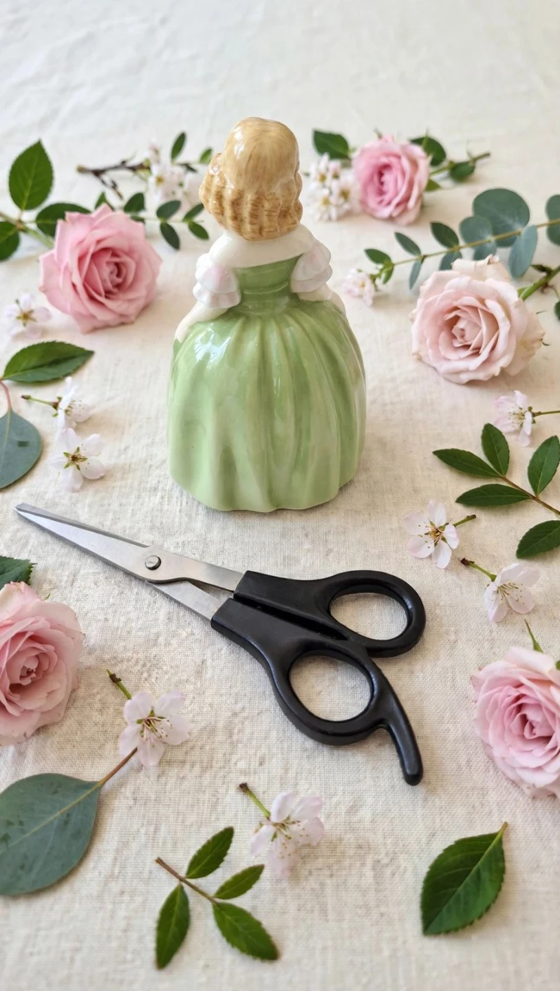 Royal Doulton Penny Figurine - photo 4