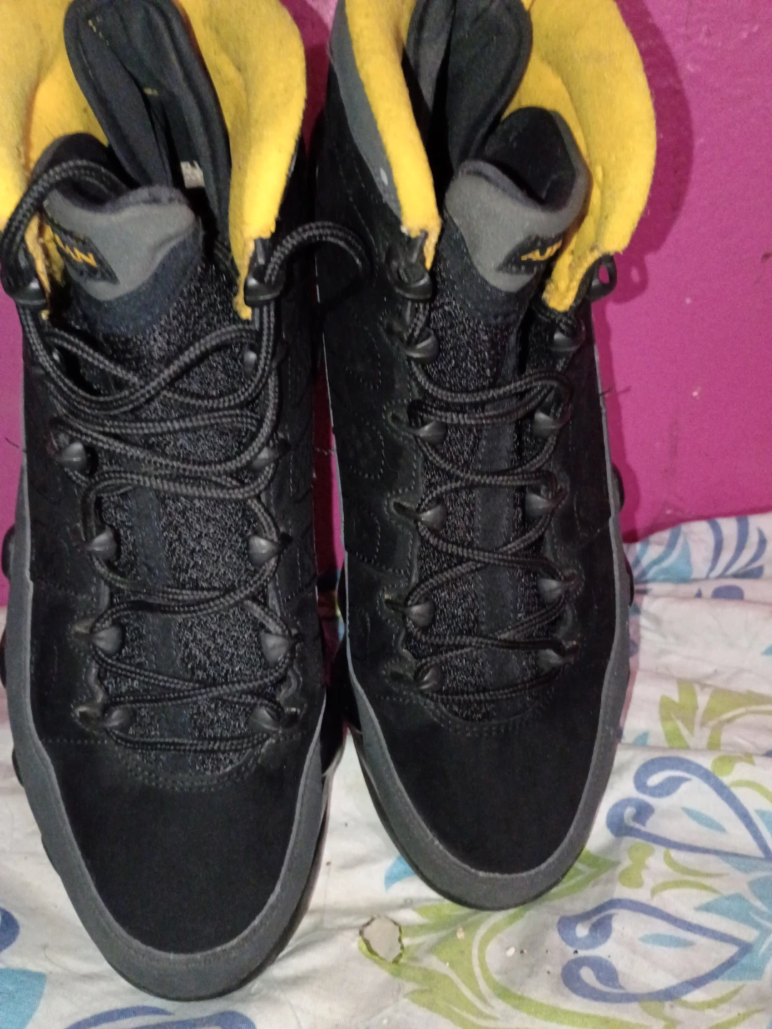 Jordan 9 Retro Dark Charcoal University Gold - photo 4