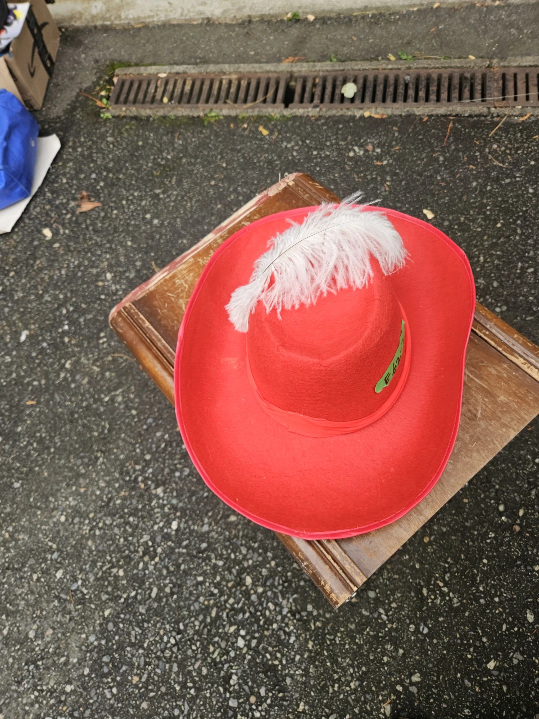 2 Red Musketeer Costume Hats - photo 3