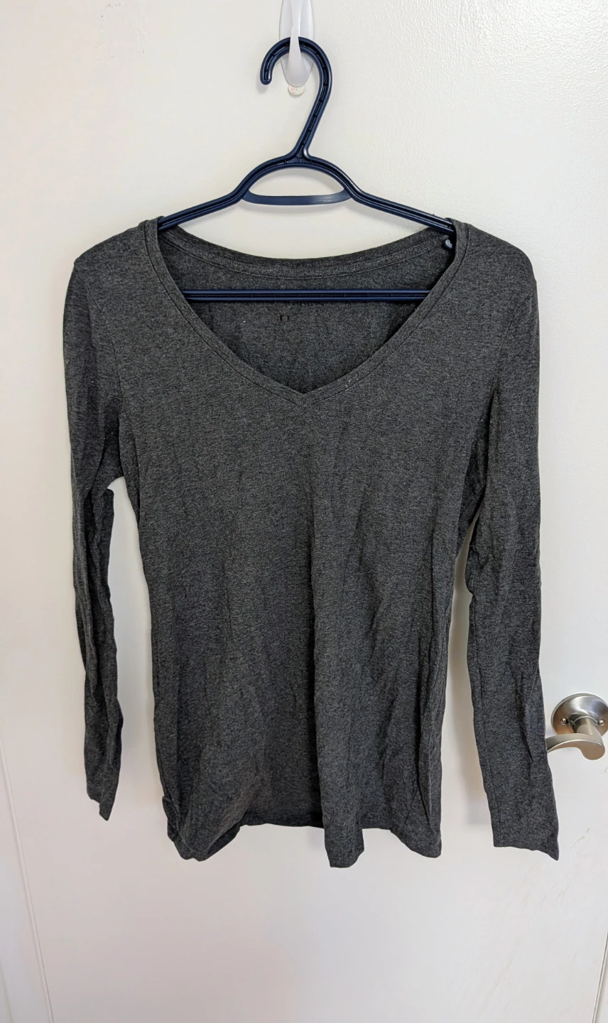 Thyme Maternity Long-Sleeve V-Neck Top - Women's Medium