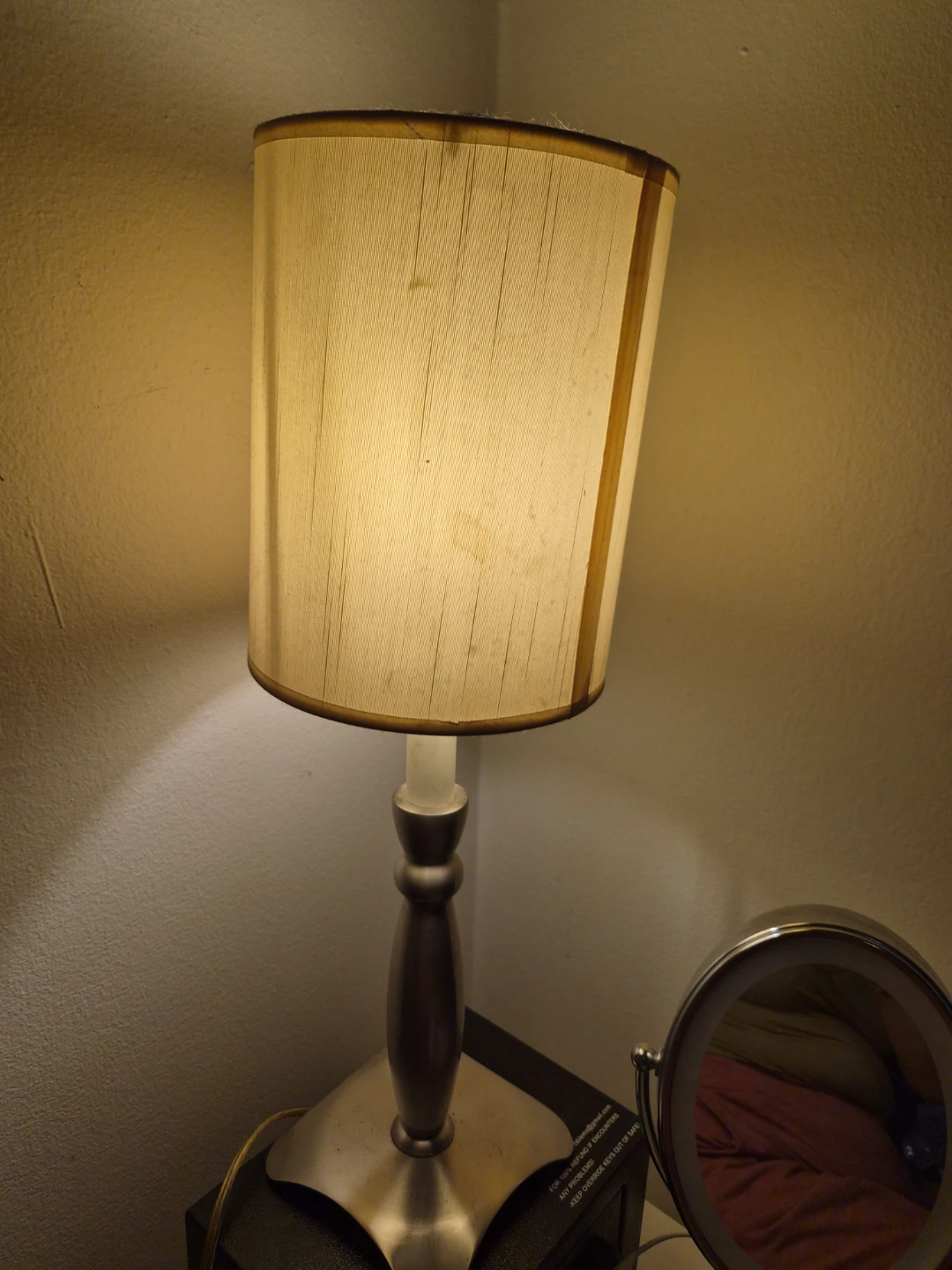 Classic Metal Table Lamp