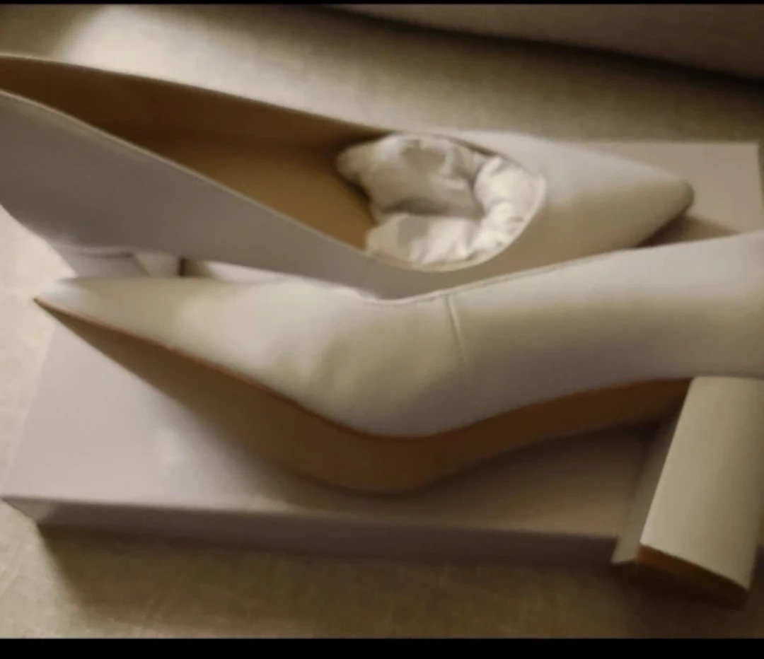 Marc Fisher White Pointed Toe Heels - photo 4