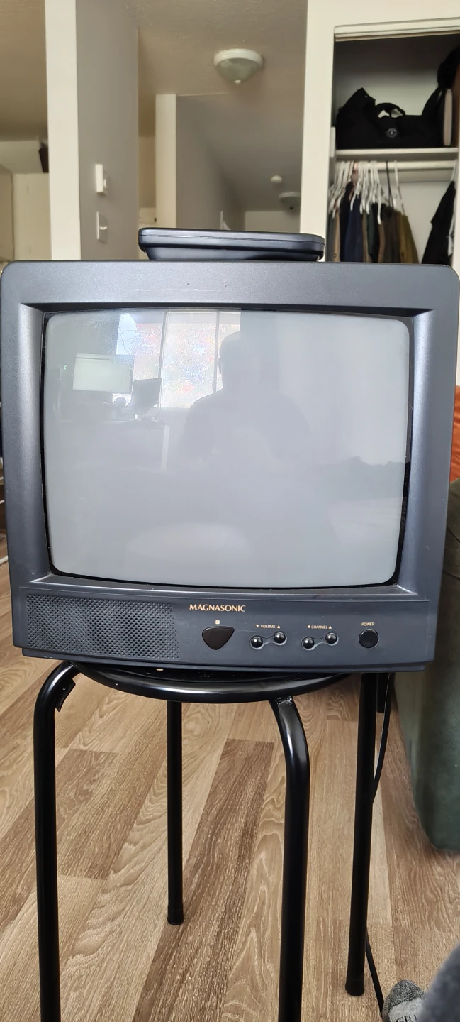 13" CRT TV