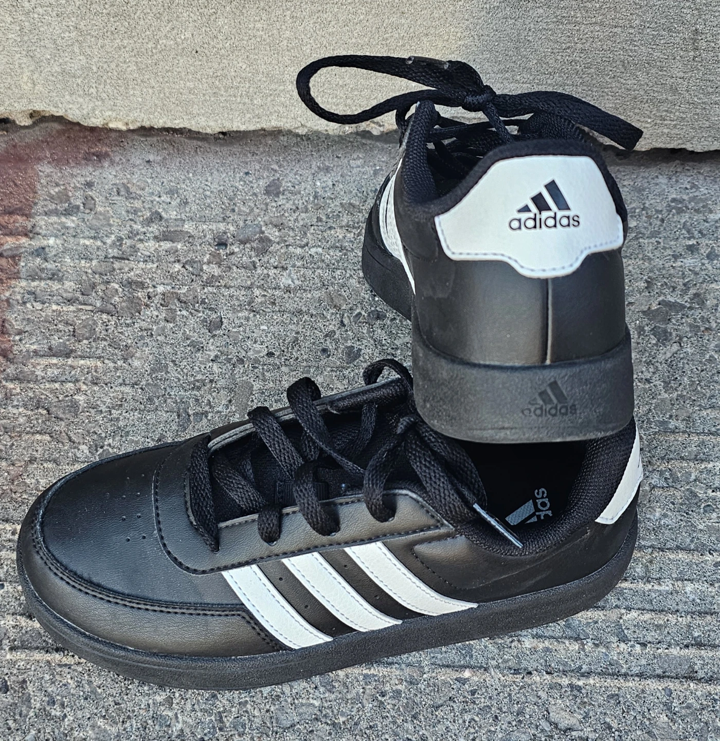 Adidas sneakers black and white size 2 US