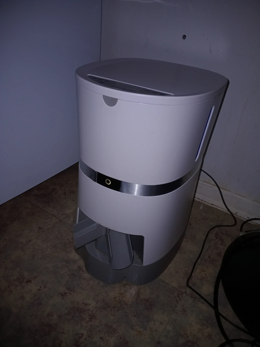 WellToBe Automatic Pet Feeder - photo 2