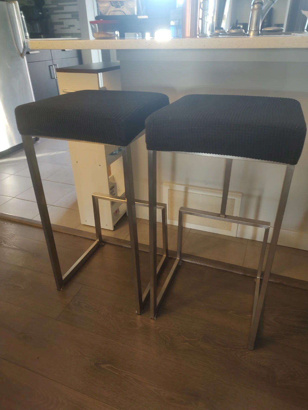 Pair of White leather Barstools - photo 2