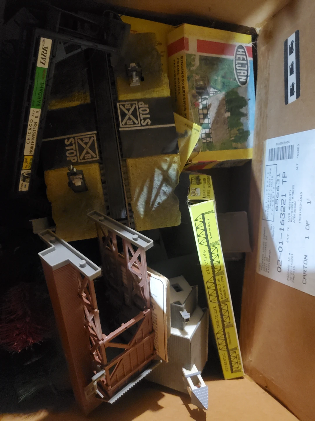 Large HO Scale Model Train Set Collection - photo 2