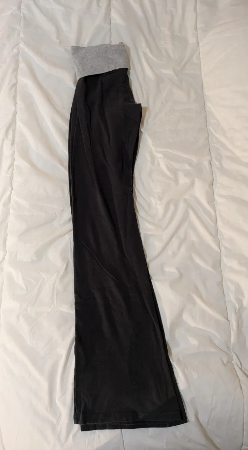 Black flare yoga pants with grey fold-over waistband - photo 2
