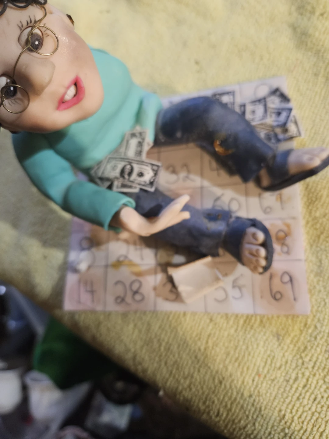 Bingo Player Ceramic Figurine - photo 4