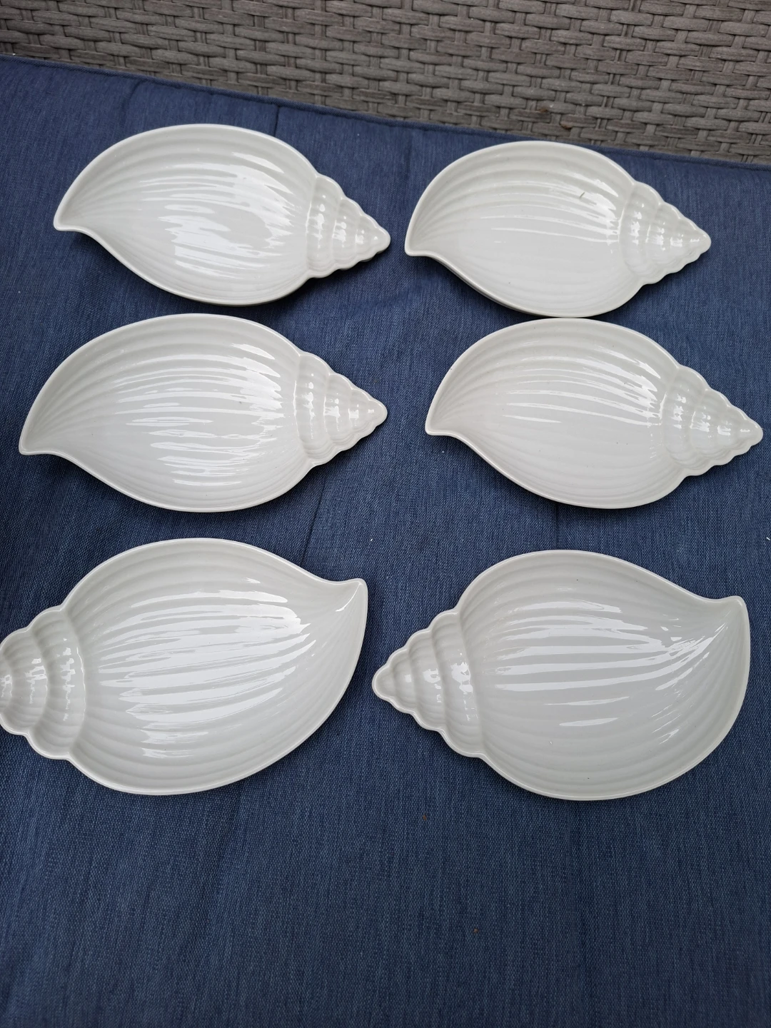 Set of 6 Shell-Shaped Dishes