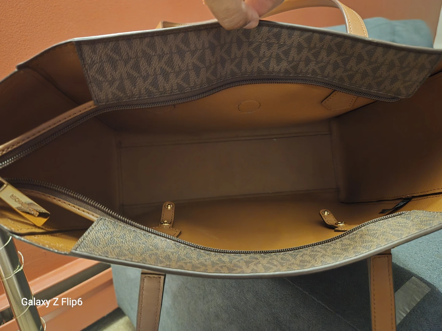 Michael Kors Tote Bag - photo 3