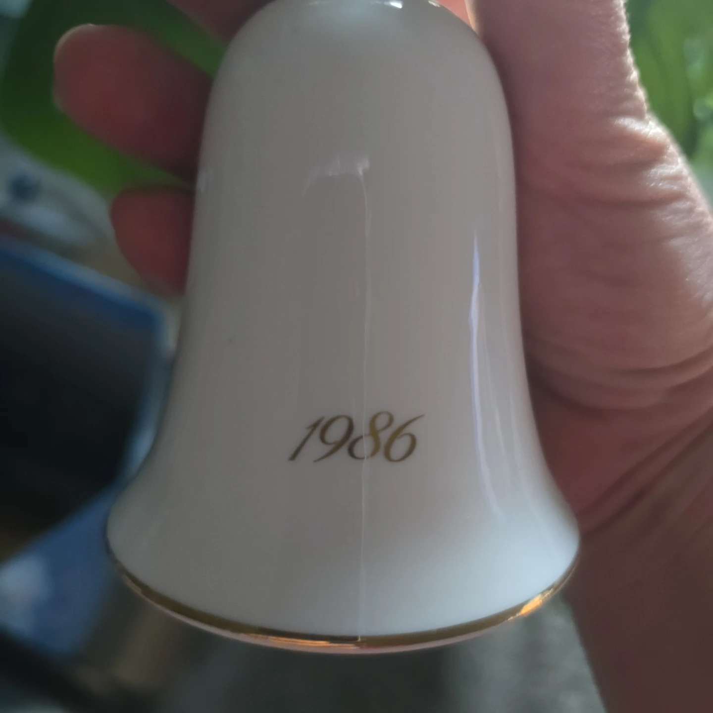Avon 1986 Collectible Christmas Bell - photo 2