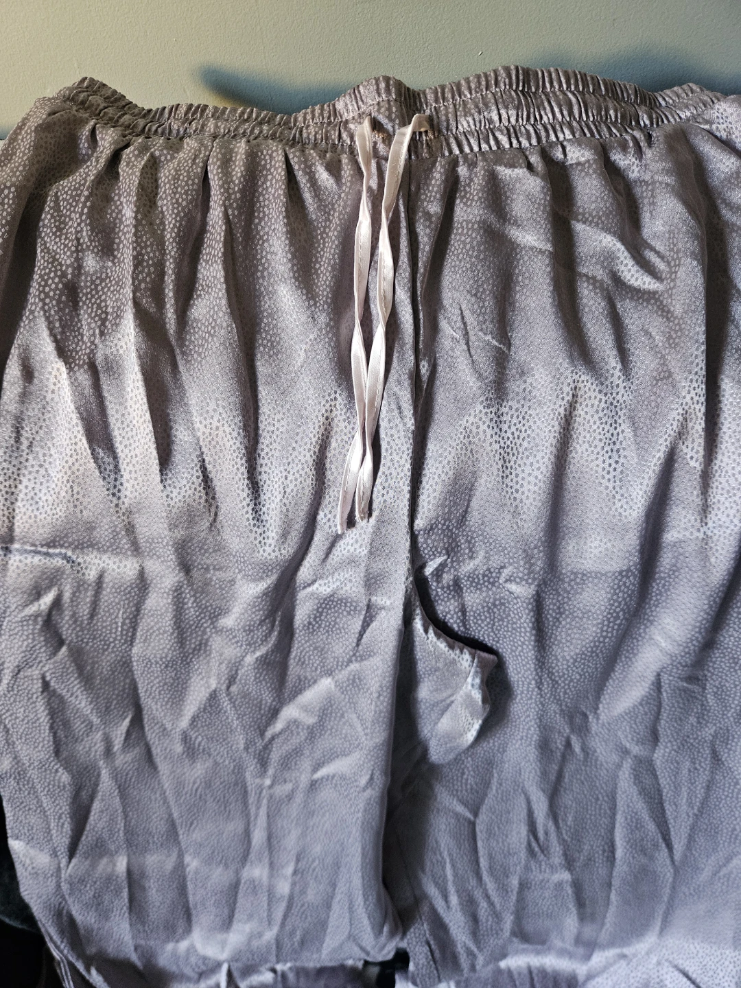BCBGMAXAZRIA Satin Pyjama Set - Size L (also have sizes M,XL.) - photo 5