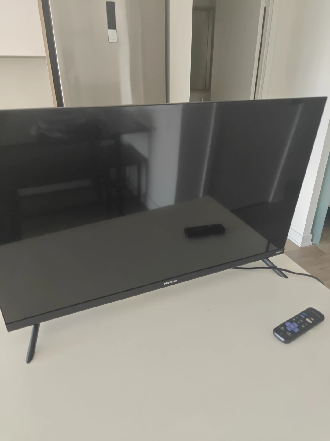 Hisense 32-inch Roku TV - photo 2
