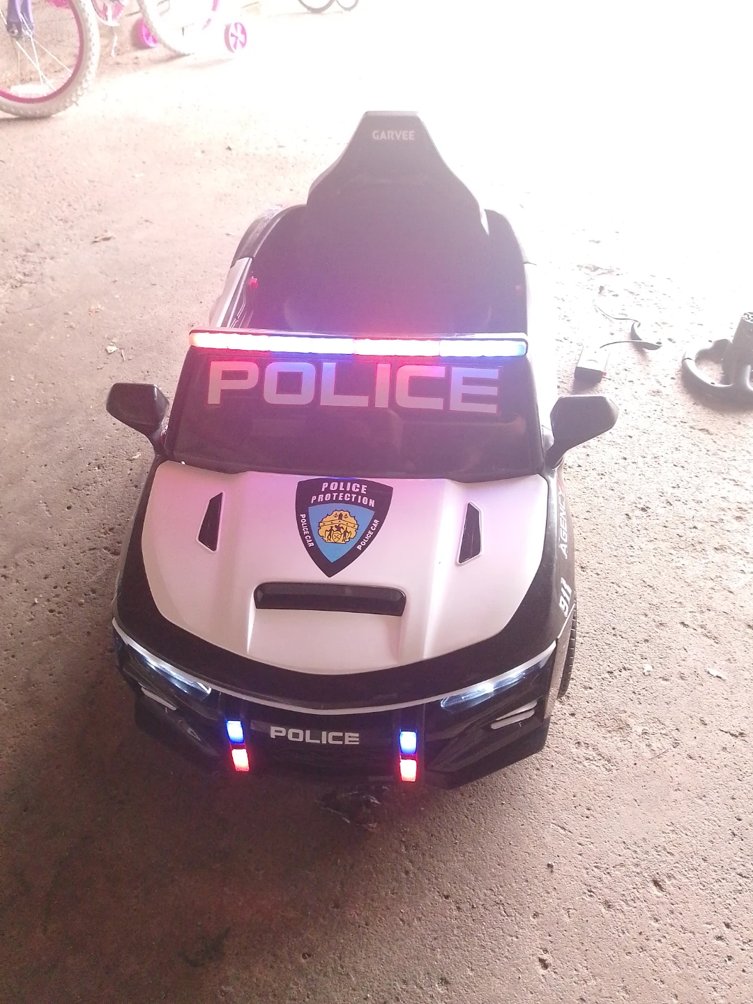 Qaba 12V Kids Electric Police Car 🚔 - photo 4
