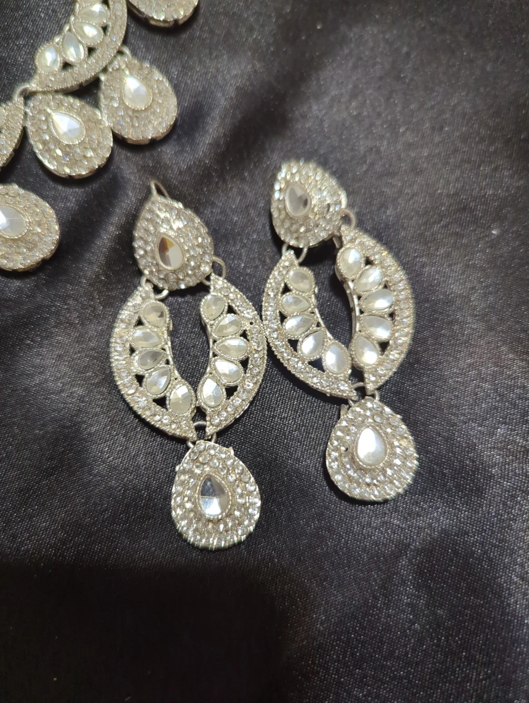 Silver-Tone Rhinestone Necklace and Earring Set - photo 2