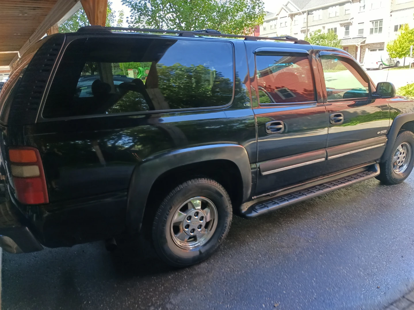 Chevrolet Suburban 1500 LS - photo 3