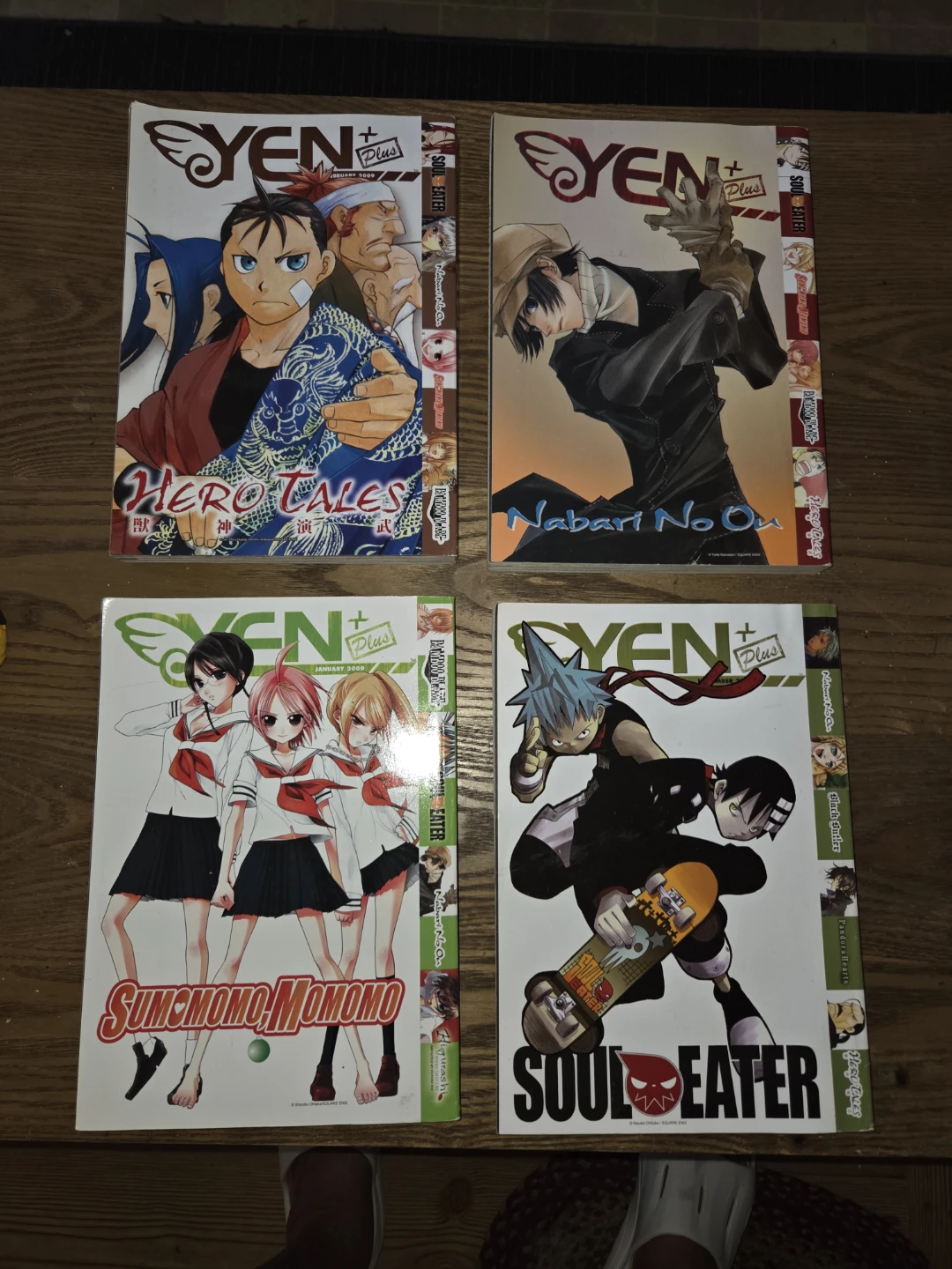 Assorted Manga and Graphic Novels Bundle (10) - photo 2