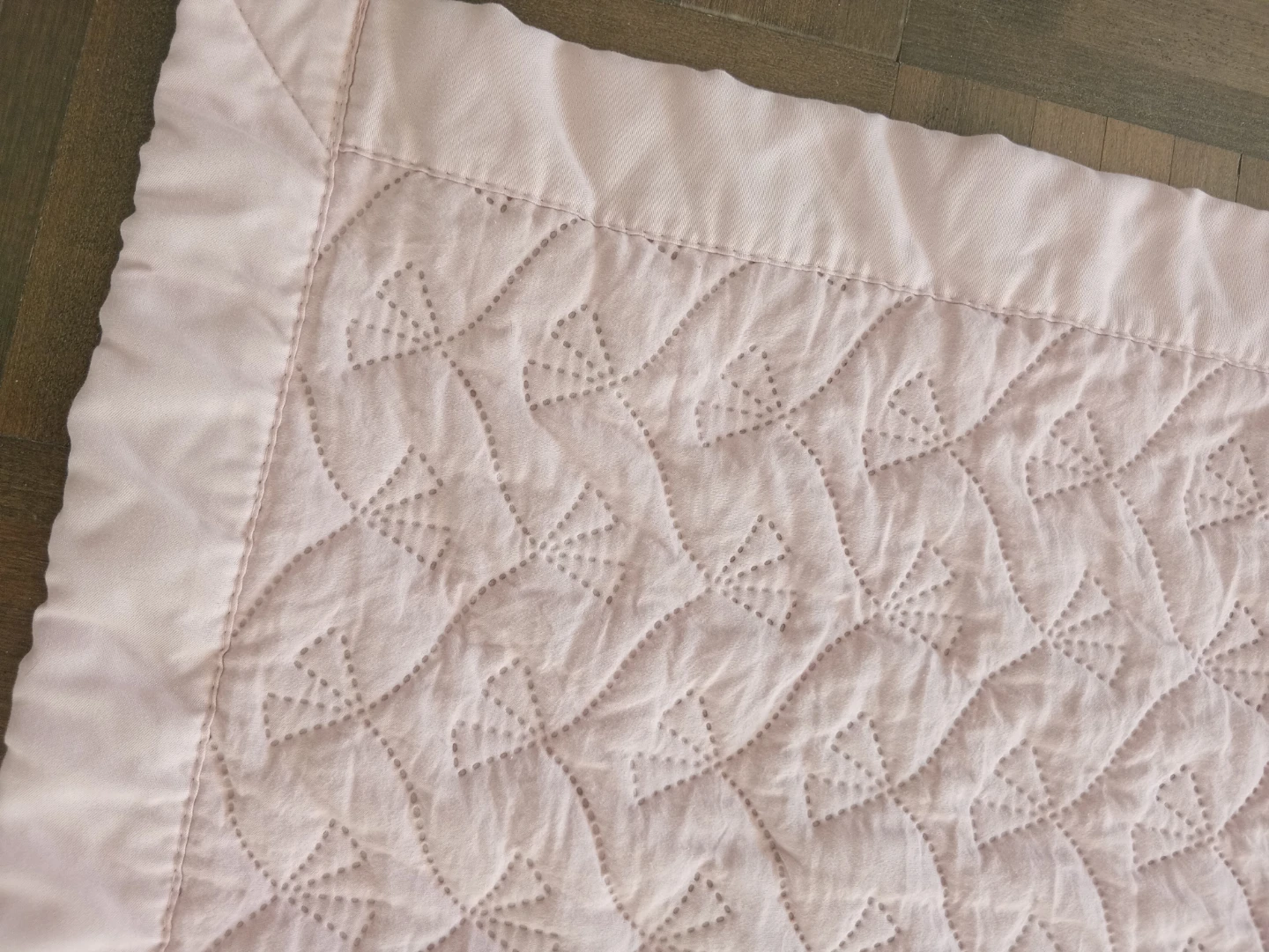 Light Pink Quilted Bed Runner or Throw - photo 2