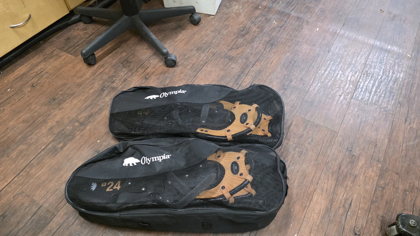 Olympia 24 Inch Snowshoes with Carrying Bag - photo 2